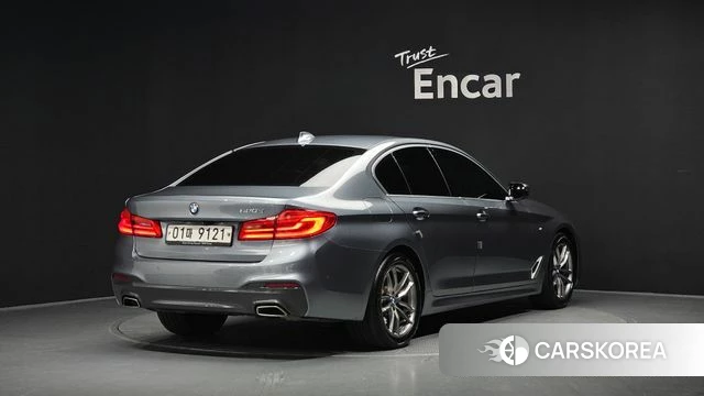 BMW 5 Series (G30) 2018 Серебристо-серый из Кореи