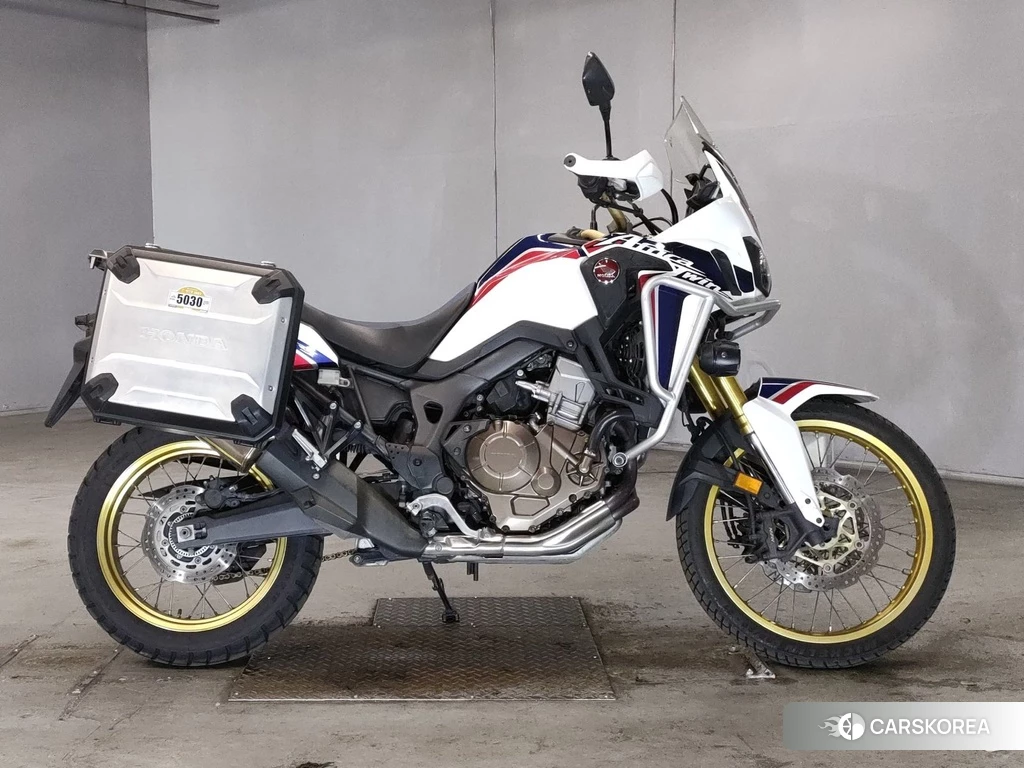 Проданный Honda CRF1000L AFRICA TWIN 2016 из Японии