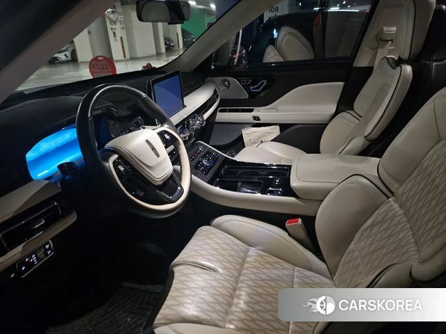 Lincoln Aviator 2nd generation 2020 Темно-зеленый из Кореи