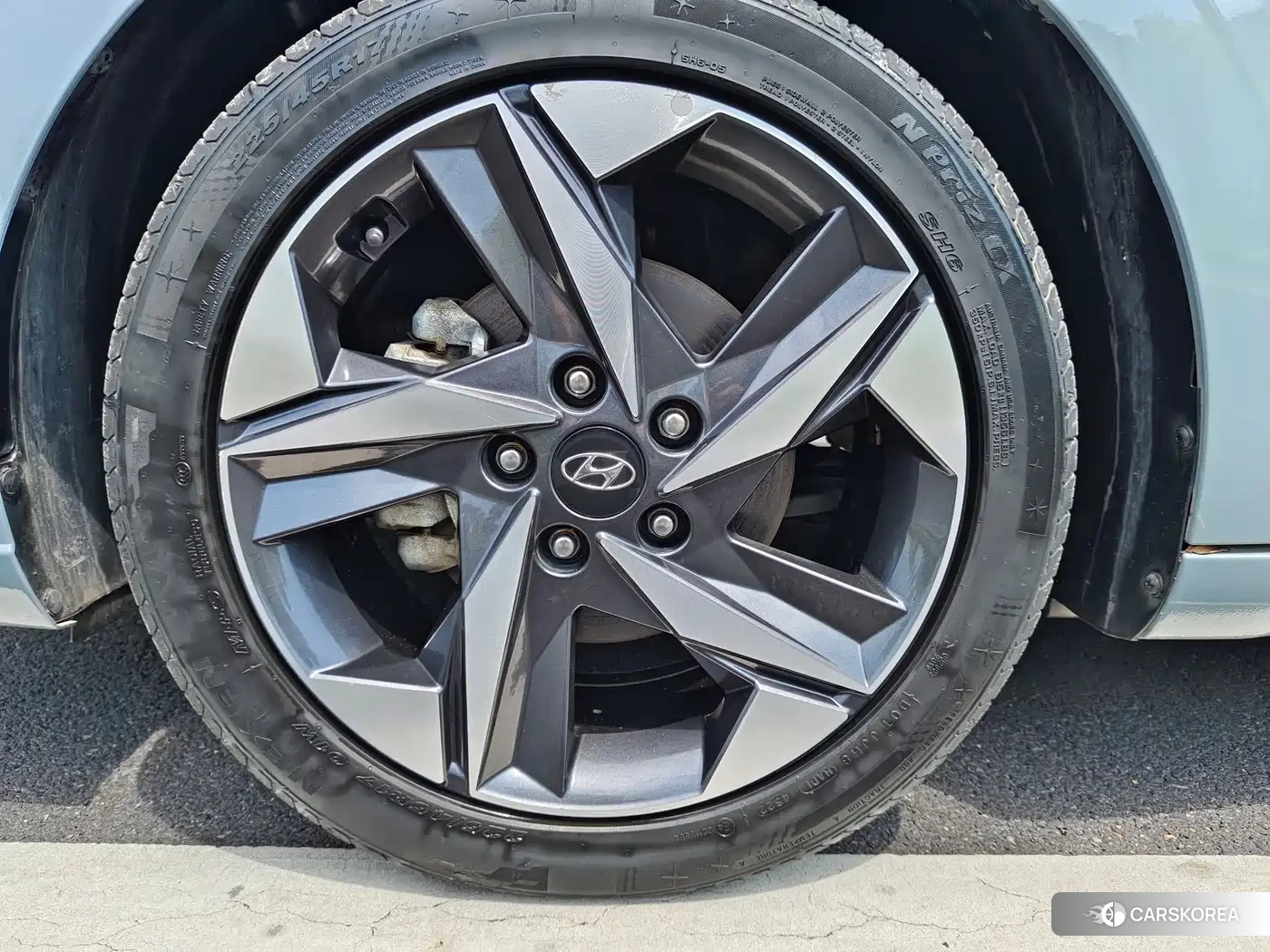 Hyundai Elantra 2023 Silver/gray из Китая