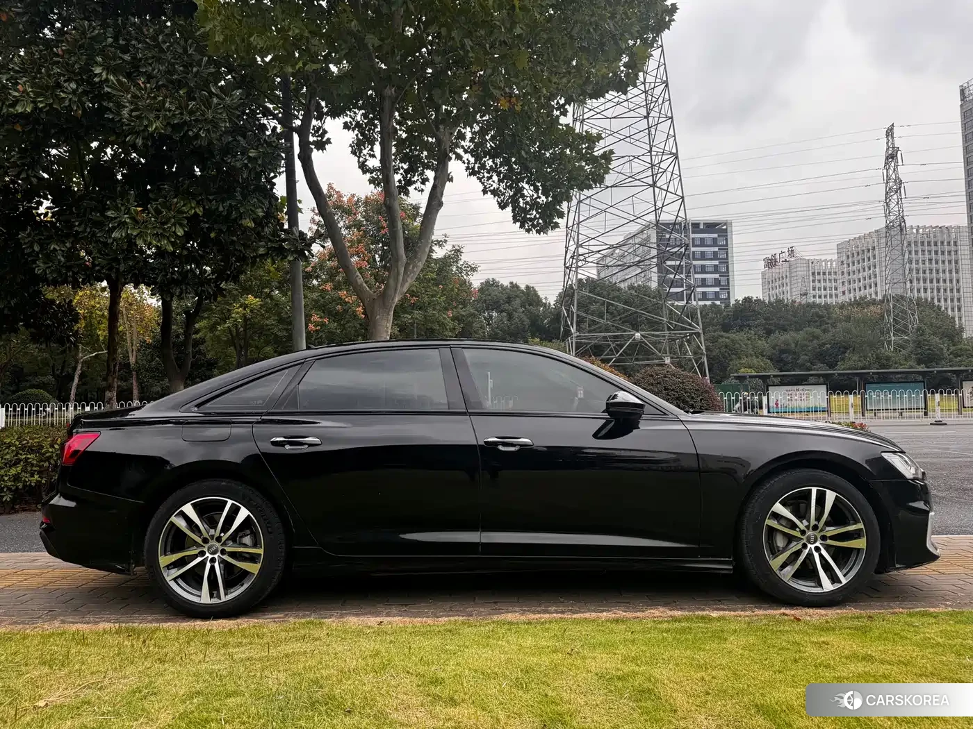 Audi A6L 2019 Черный из Китая