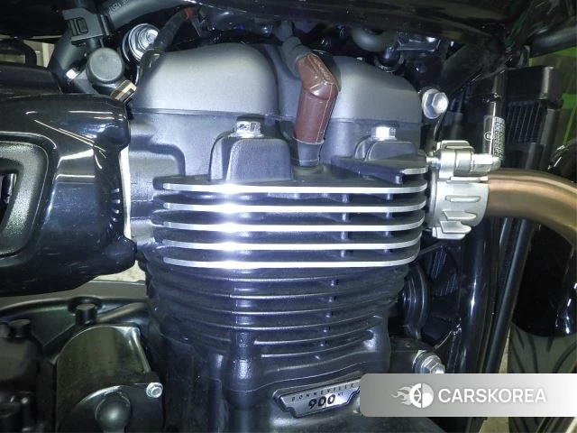 Engine photo