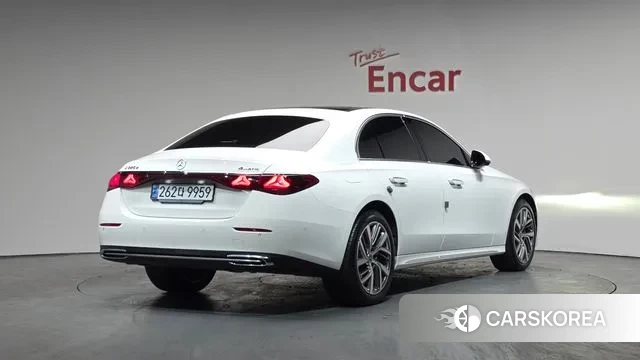 Mercedes-Benz E-Class W214 2024 Белый из Кореи