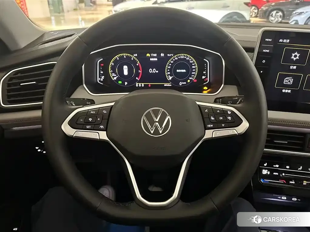 Volkswagen Tayron 2024 Silver/gray из Китая, фото 2