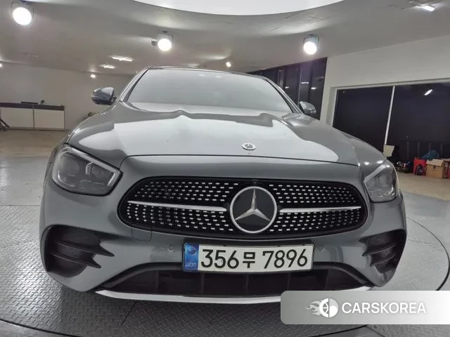 Mercedes-Benz E-Class W213 2021 Серый из Кореи