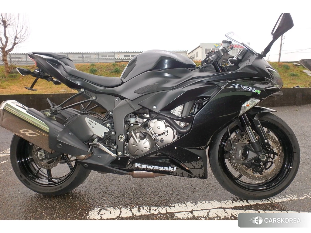 Проданный Kawasaki NINJA ZX-6R 2019 из Японии