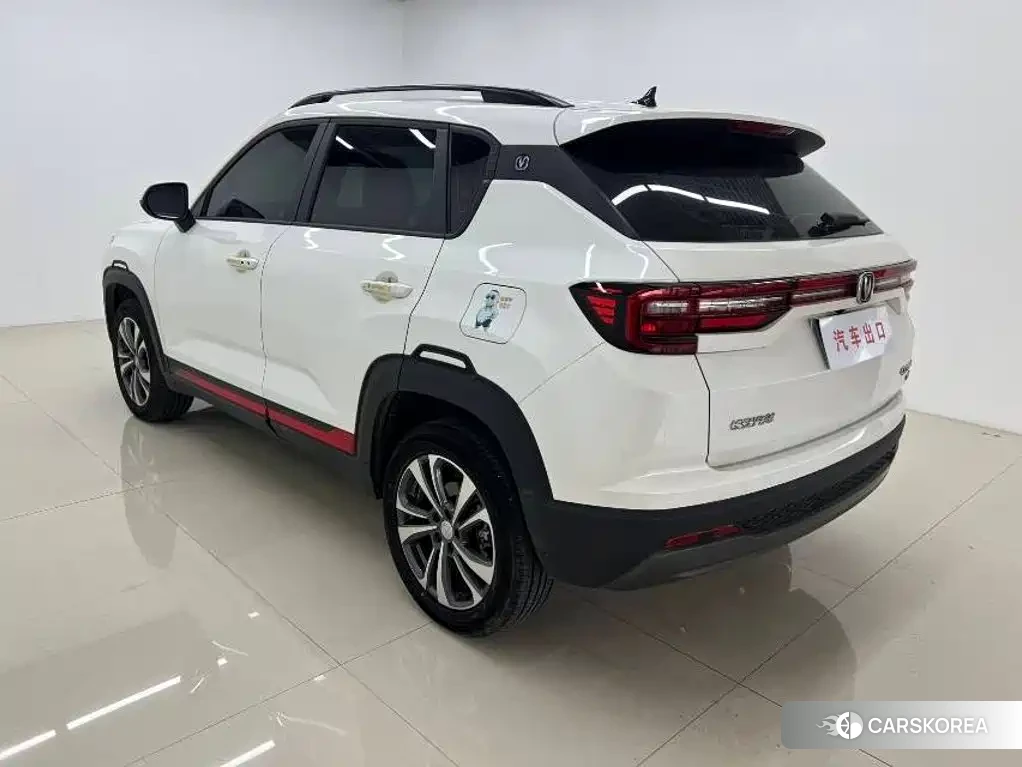 Chang'an CS35PLUS 2023 Белый из Китая