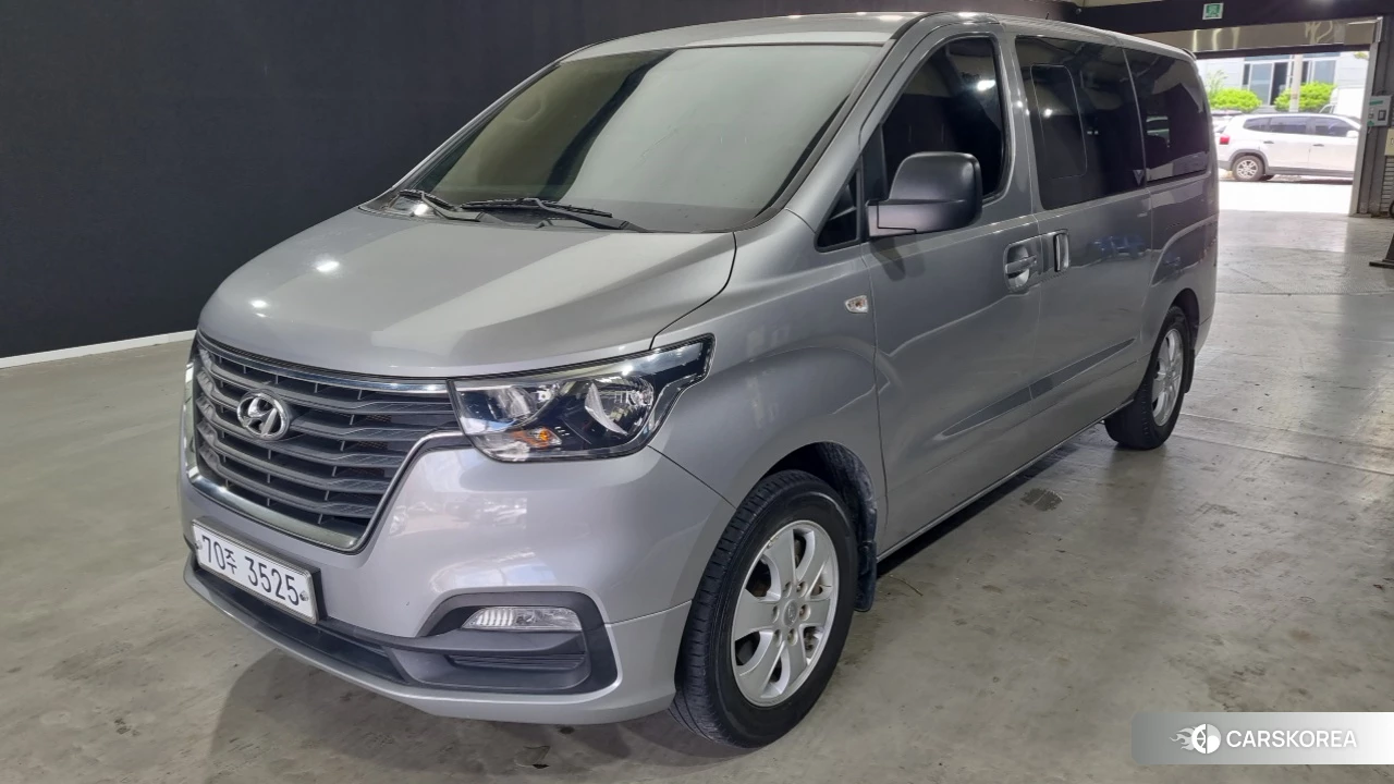 Hyundai The New Grand Starex 2020 Серебристо-серый из Кореи