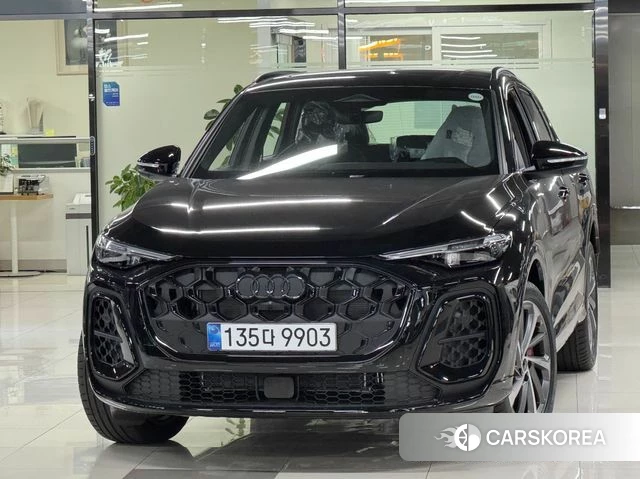 Audi Q5 (80A) 2025 Черный из Кореи