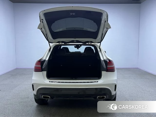 Mercedes-Benz GLA 2018 Белый из Китая
