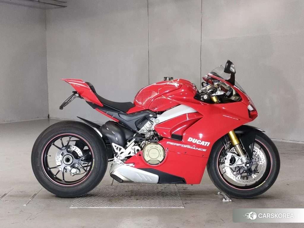 Проданный Ducati PANIGALE V4 S 2019 из Японии, фото 2