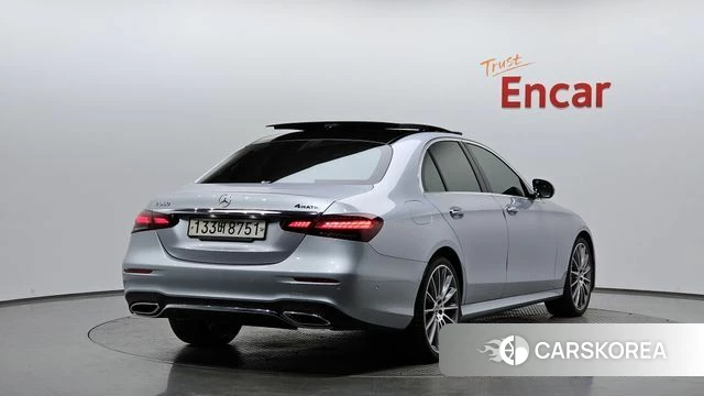 Mercedes-Benz E-Class W213 2022 Серебряный из Кореи