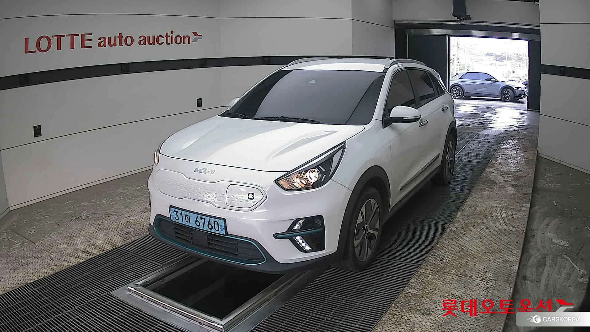 Kia Niro EV 2022 Snow White Pearl (optional) из Кореи