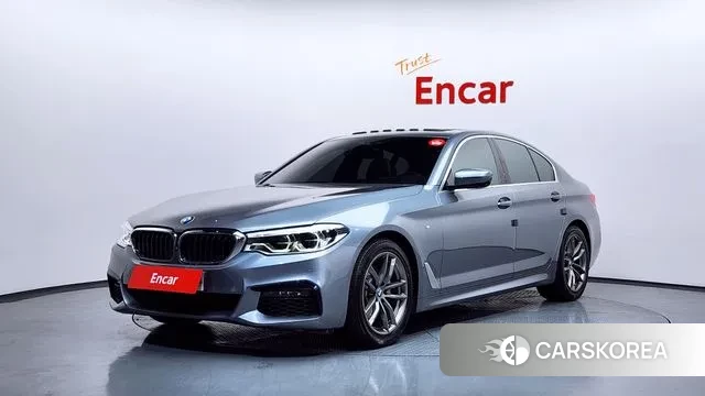 BMW 5 Series (G30) 2019 Серебристо-серый из Кореи