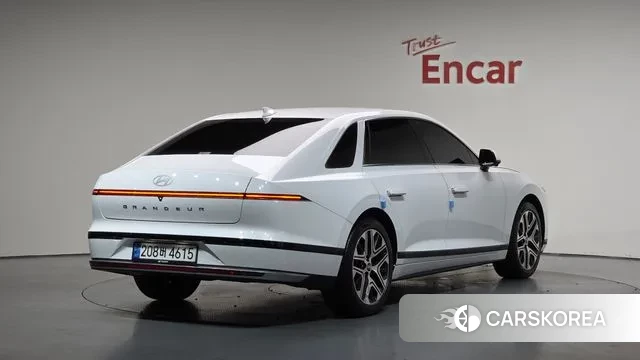 Hyundai Grandeur (GN7) 2024 Белый из Кореи