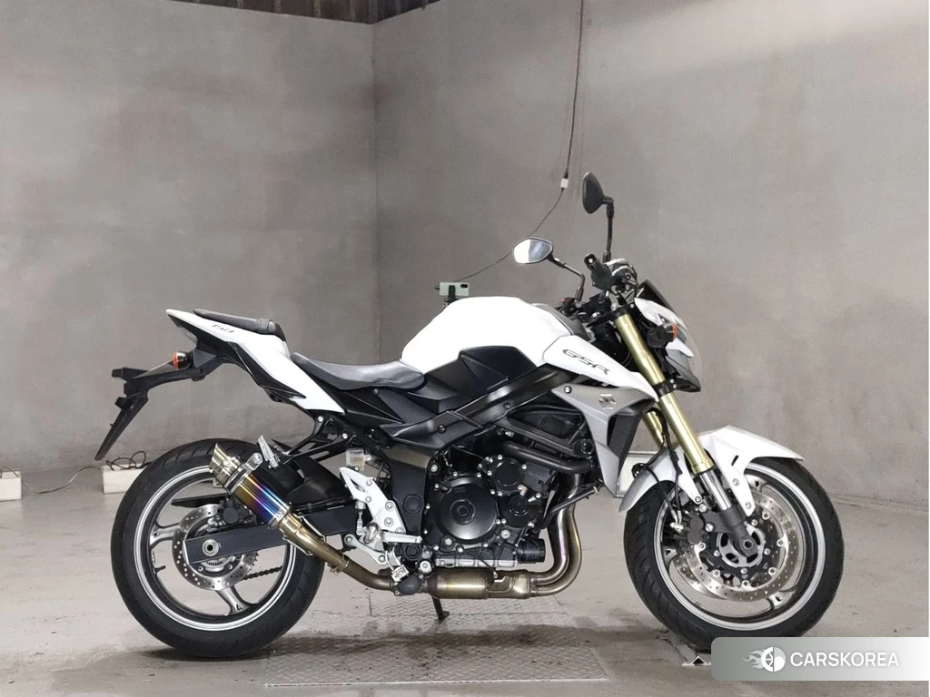 Проданный Suzuki GSR750 2013 из Японии, фото 2