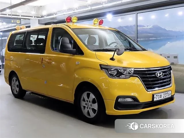 Hyundai The New Grand Starex 2019 Желтый из Кореи