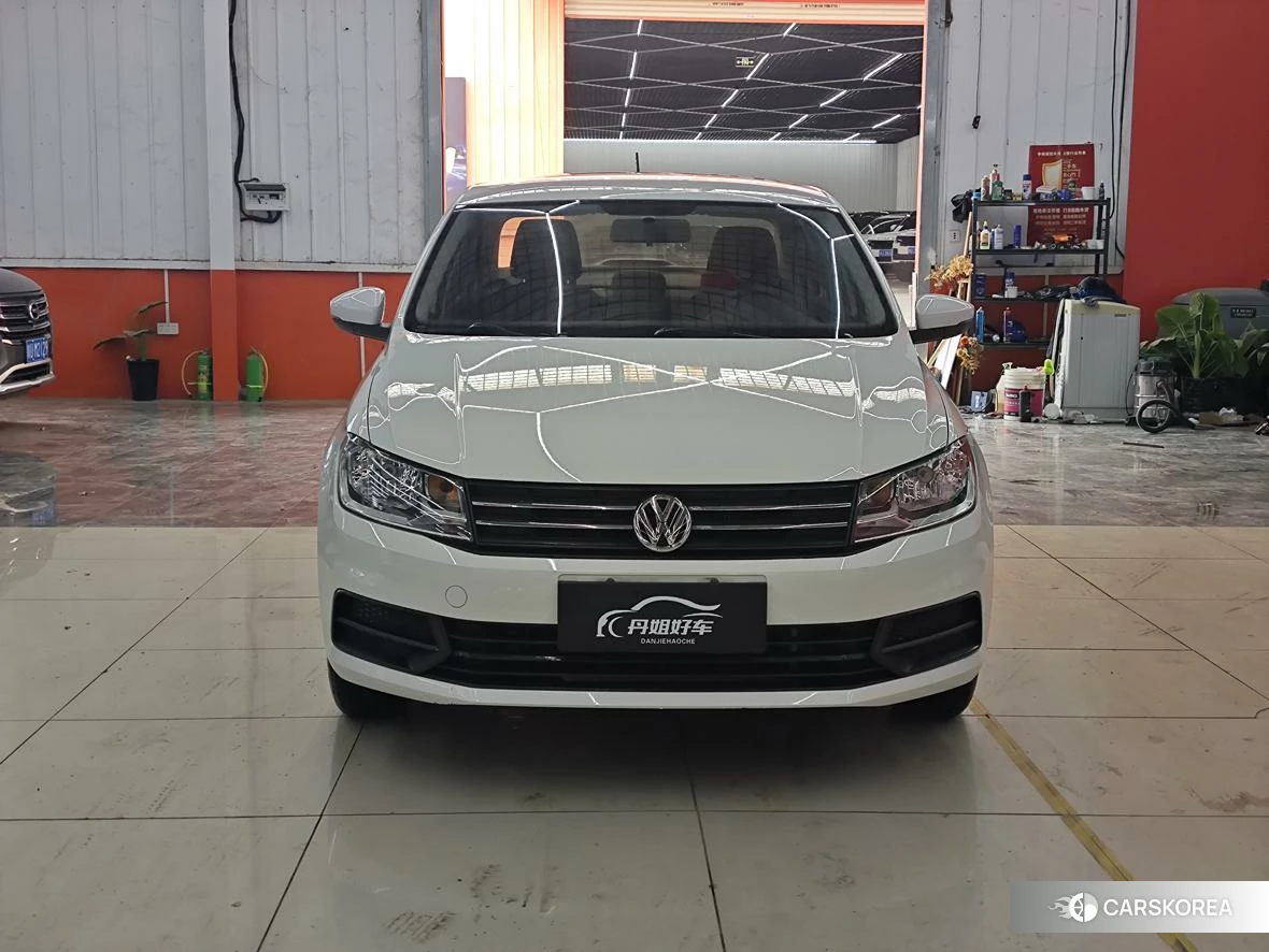 Volkswagen Santana 2020 Белый из Китая