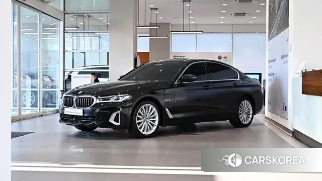 BMW 5 Series (G30) 2023 Черный из Кореи