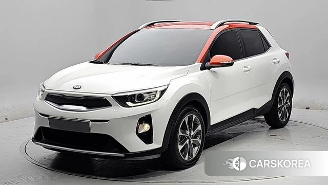 Kia Stonic 2018 Белый двухцветный из Кореи