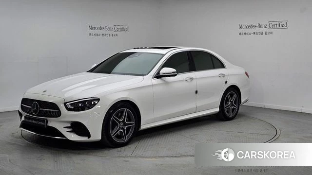 Mercedes-Benz E-Class W213 2023 Белый из Кореи