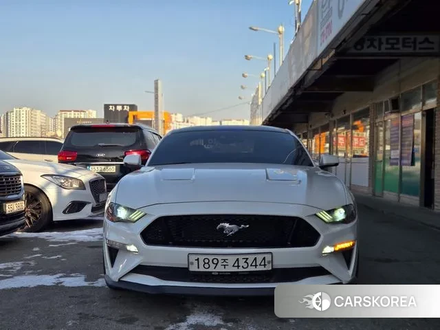 Ford Mustang 2019 Белый из Кореи