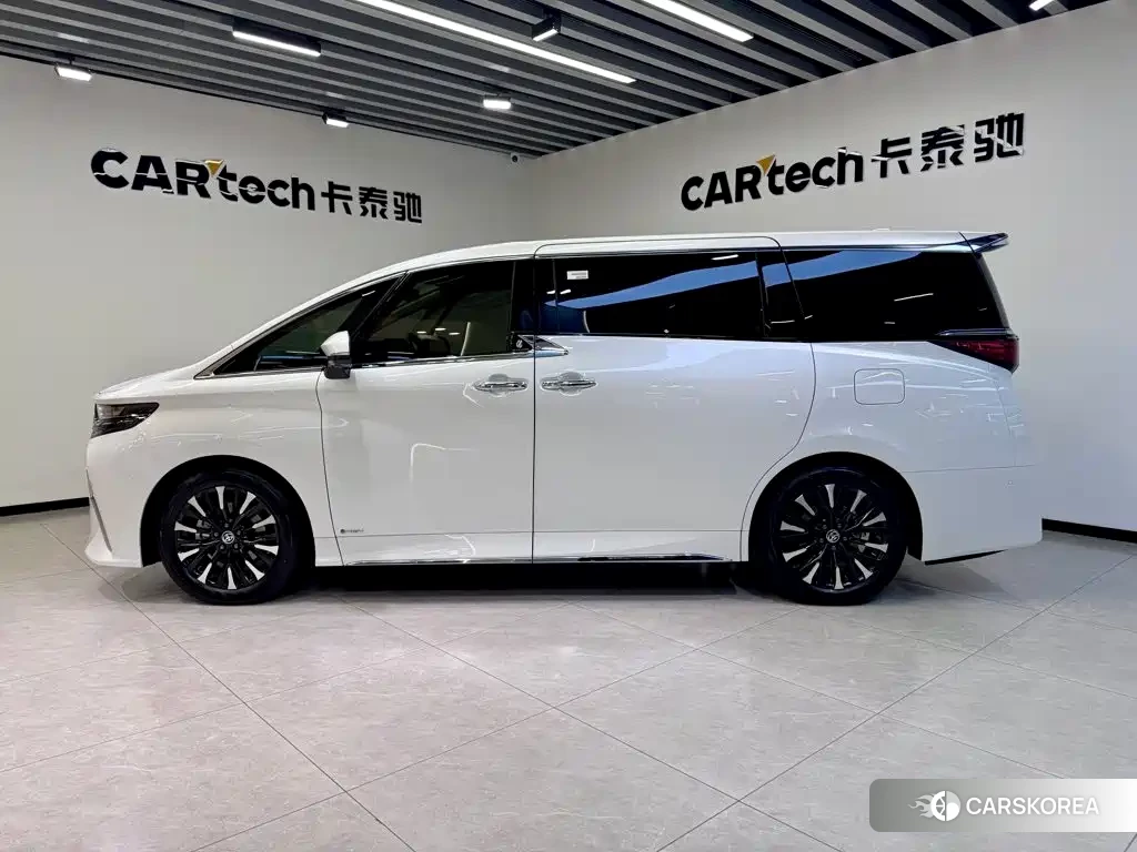Toyota Elfa 2024 Белый из Китая, фото 2