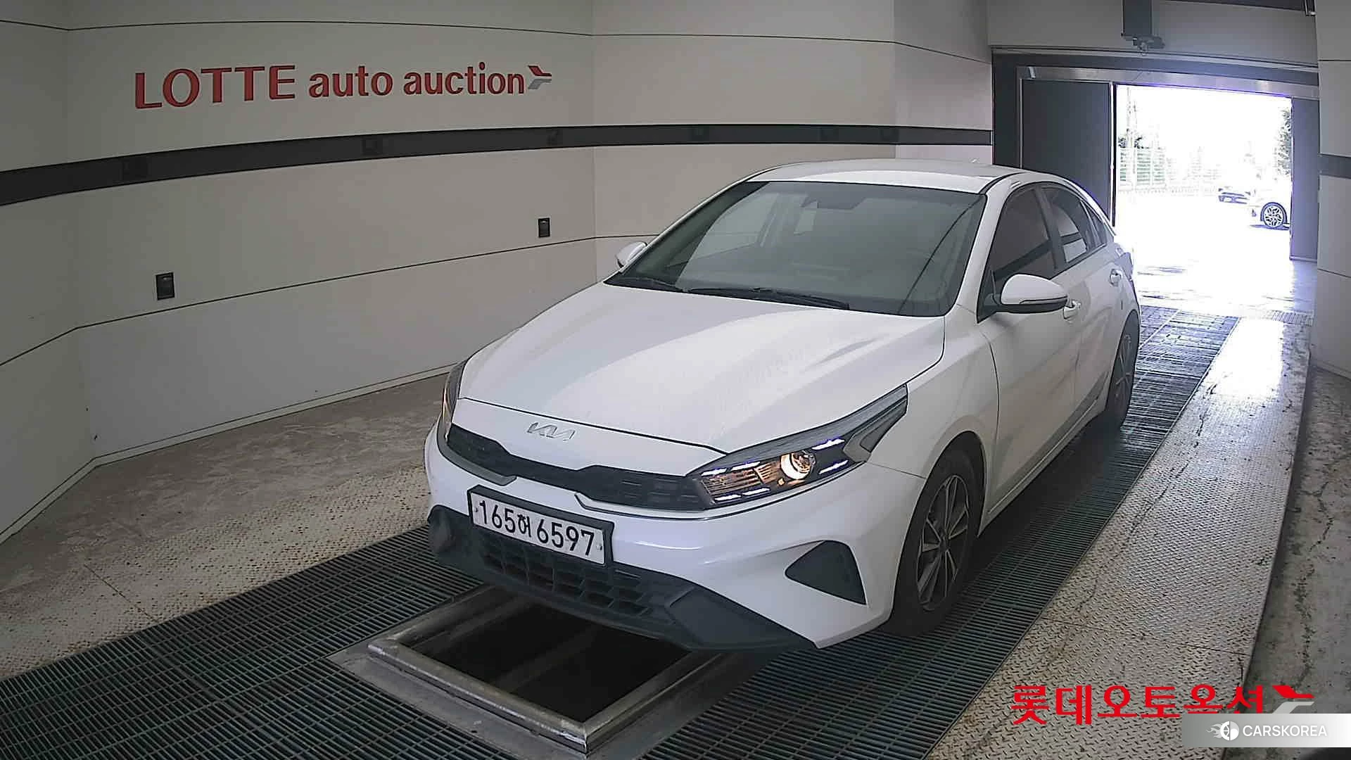 Kia K3 2022 Snow White Pearl из Кореи