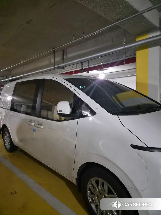Hyundai Staria 2022 Белый из Кореи