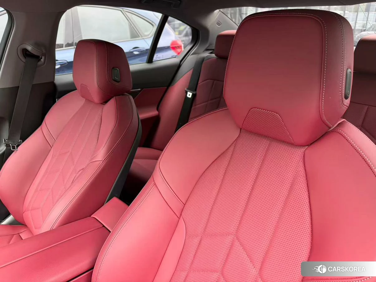 BMW 5 series (imported) 2024 Черный из Китая