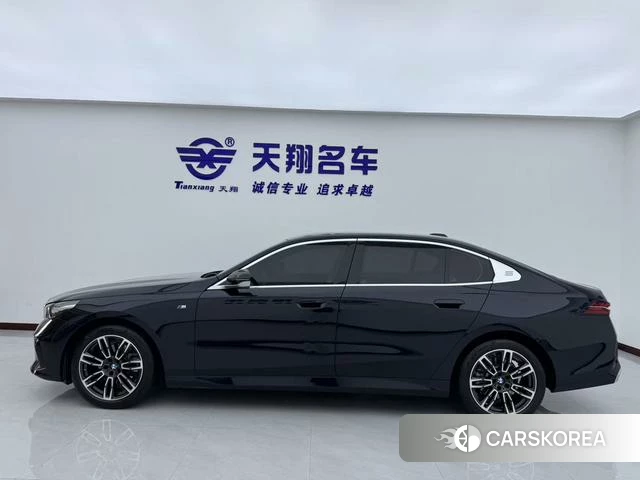 BMW 5 series 2025 Черный из Китая