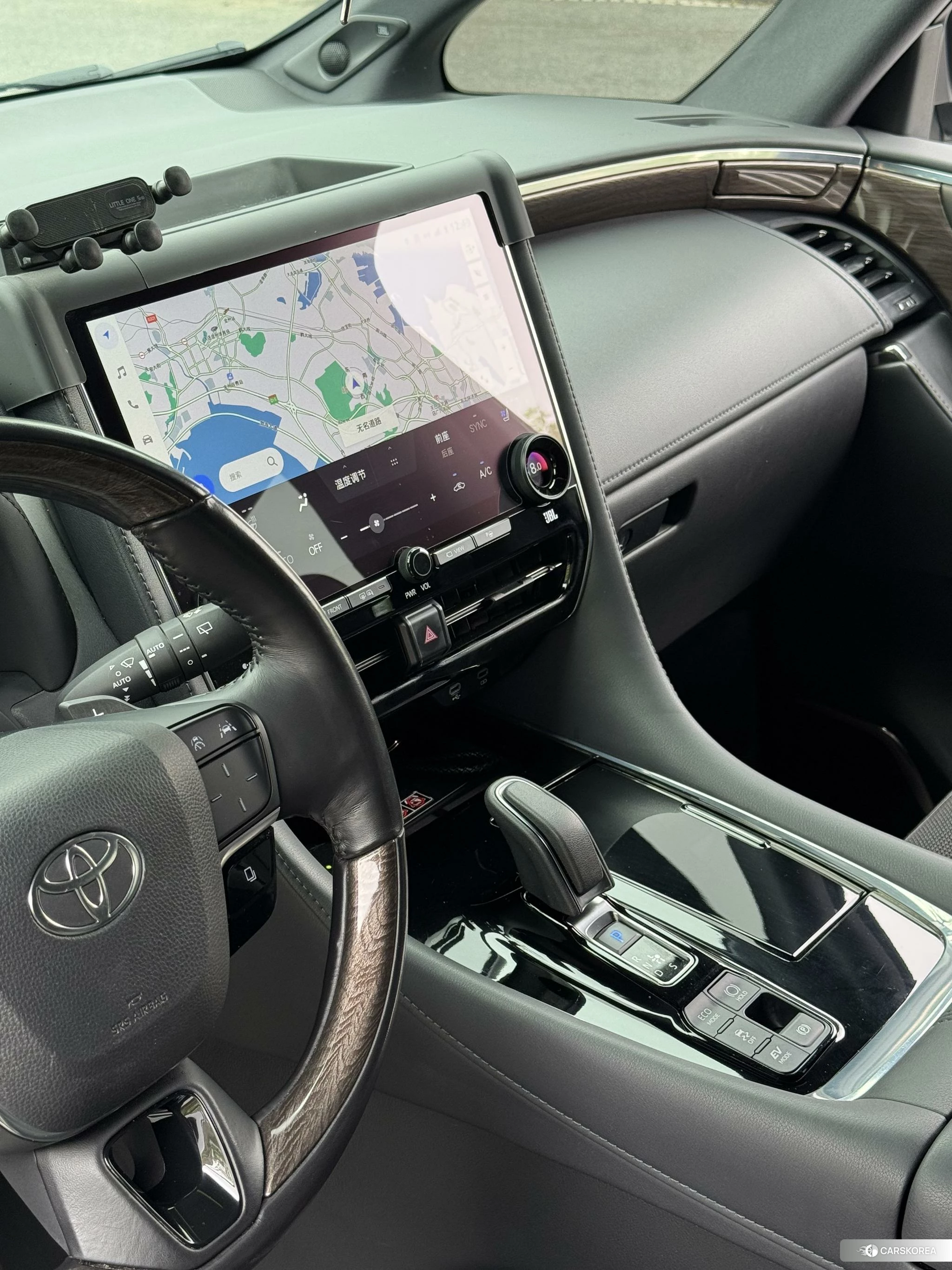 Toyota Elfa 2024 Белый из Китая