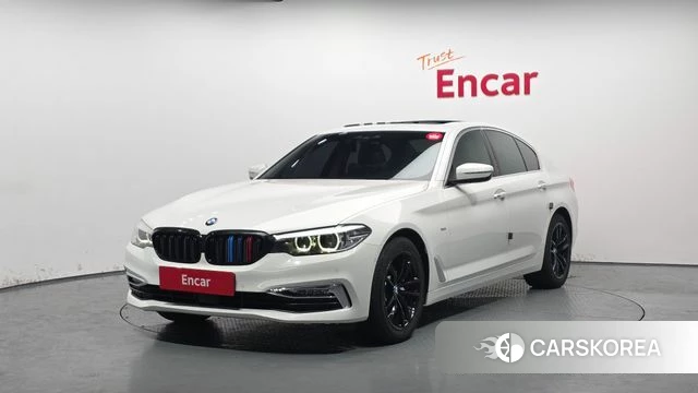 BMW 5 Series (G30) 2018 Белый из Кореи
