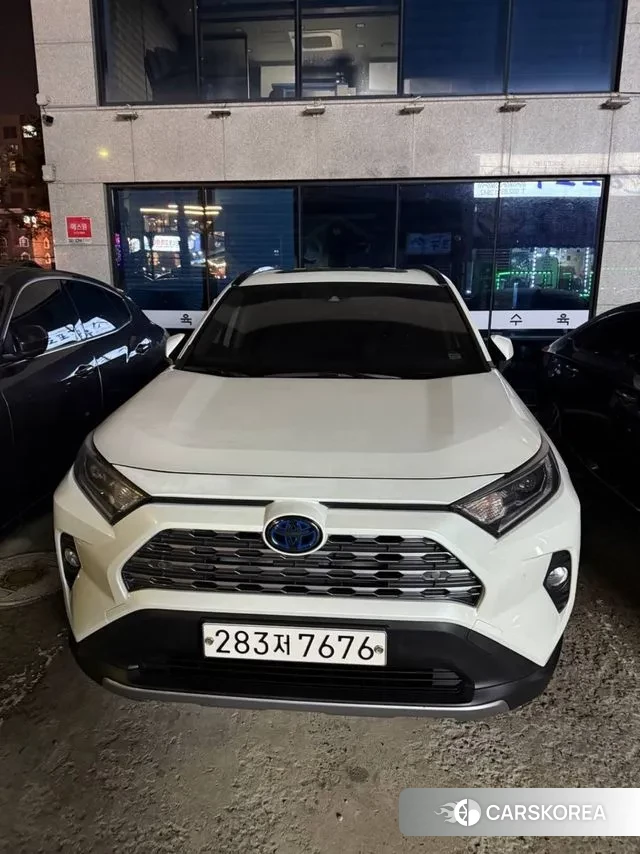 Toyota RAV4 5th Generation 2020 Белый из Кореи