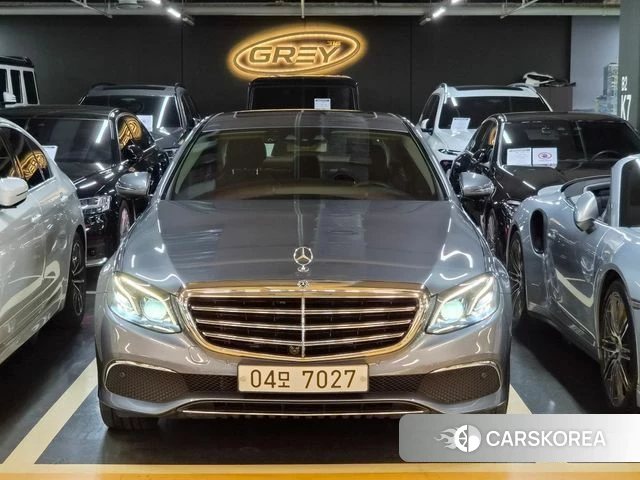 Mercedes-Benz E-Class W213 2018 Серый из Кореи
