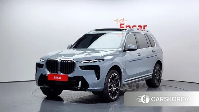 BMW X7 (G07) 2024 Серебристо-серый из Кореи