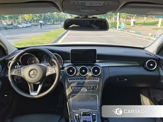 Mercedes-Benz Class C 2018 Белый из Китая