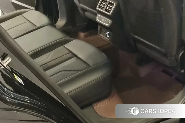 Audi Q5L 2025 Черный из Китая