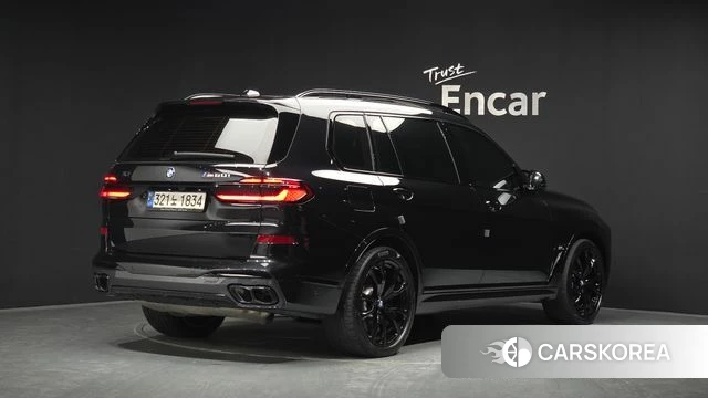 BMW X7 (G07) 2023 Черный из Кореи