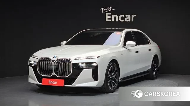 BMW 7 Series (G70) 2024 Белый из Кореи