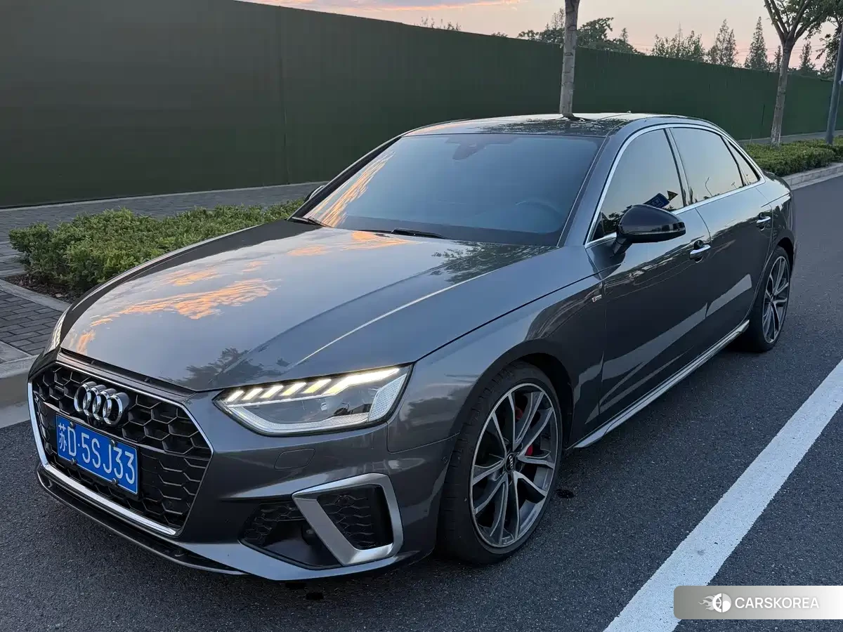 Audi A4L 2020 Silver/gray из Китая