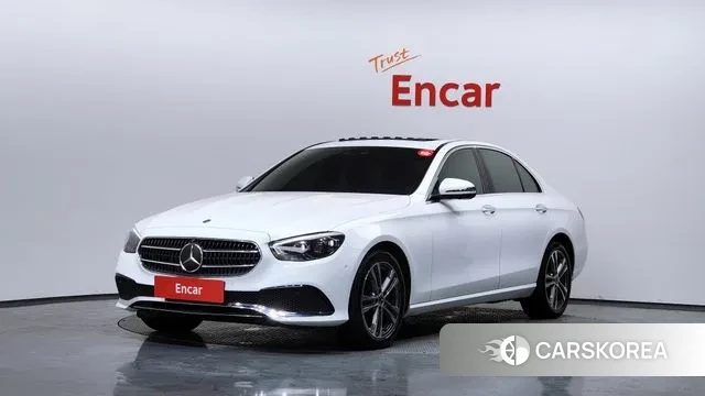 Mercedes-Benz E-Class W213 2021 Белый из Кореи