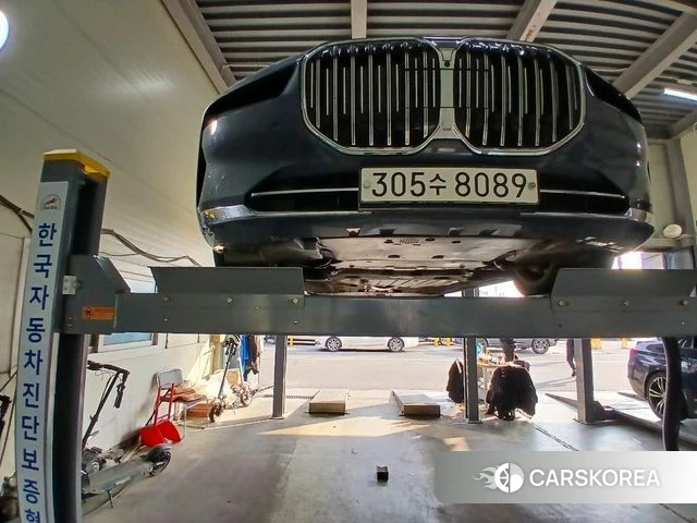 BMW 7 Series (G70) 2023 Серый из Кореи
