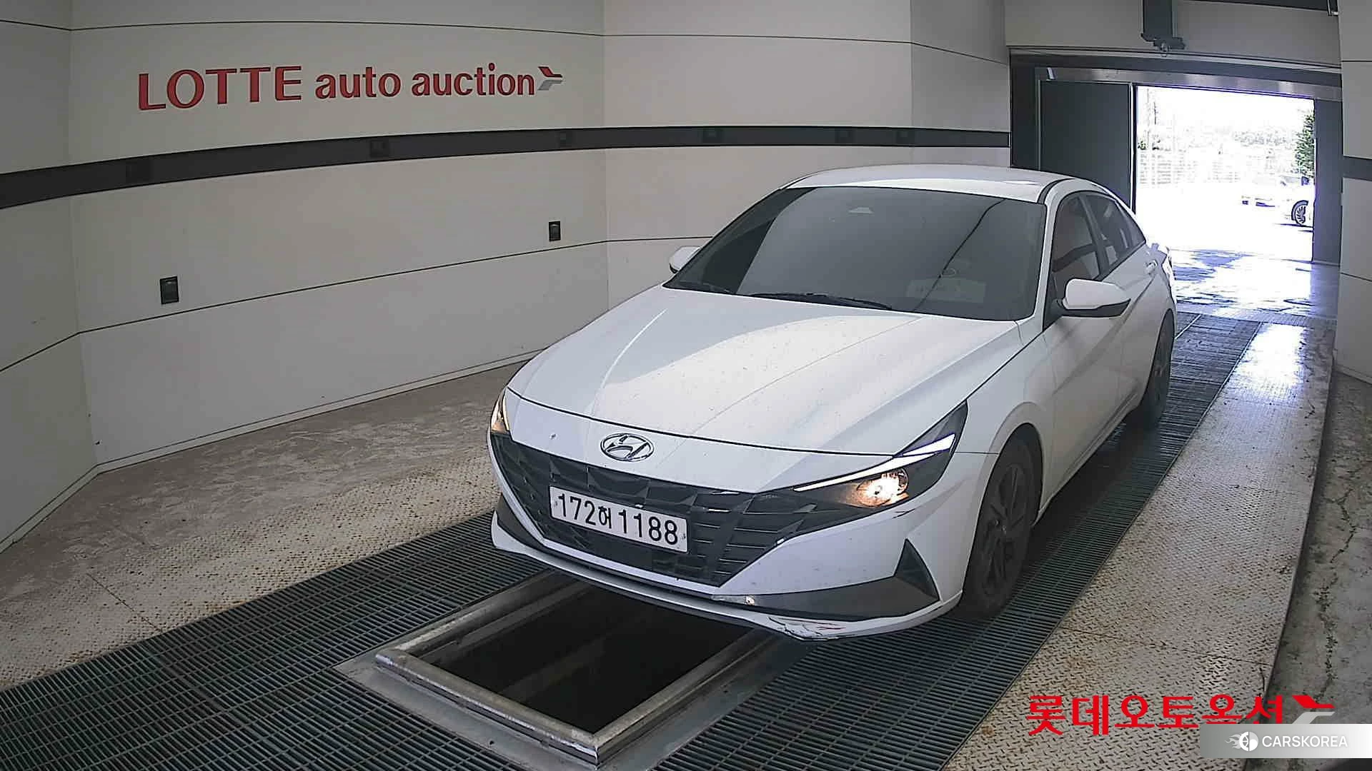 Hyundai Avante Hybrid 2023 Polar White из Кореи