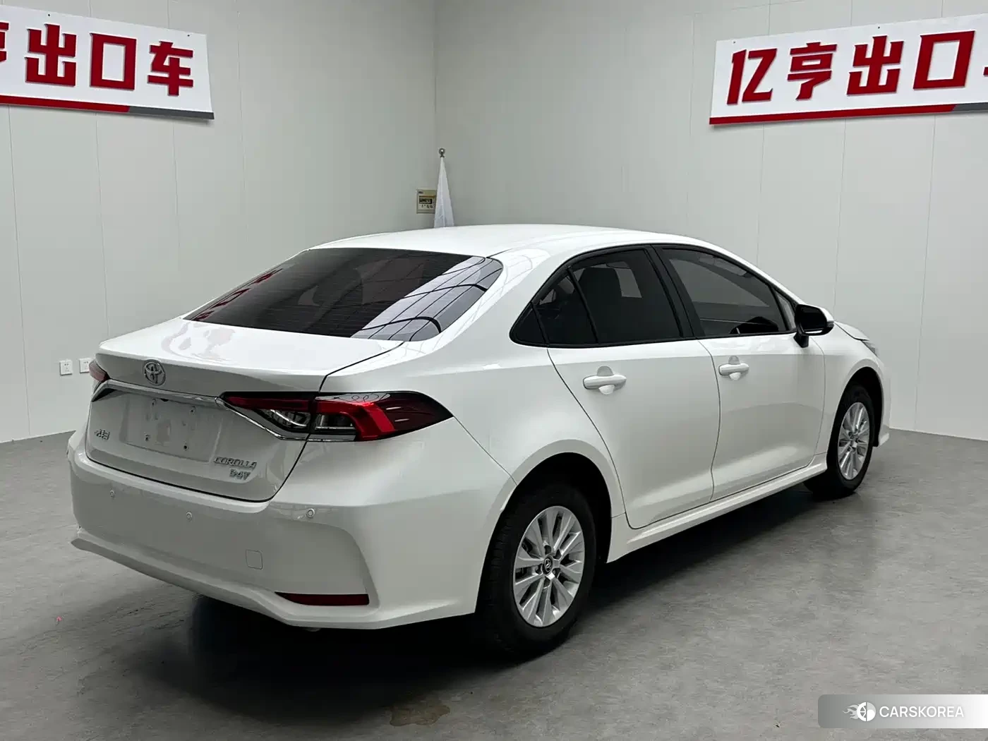 Toyota Corolla 2022 Белый из Китая