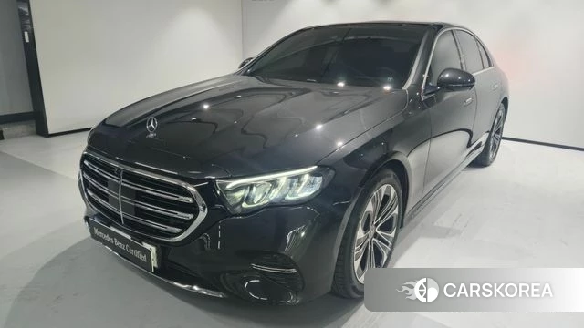 Mercedes-Benz E-Class W213 2024 Серый из Кореи