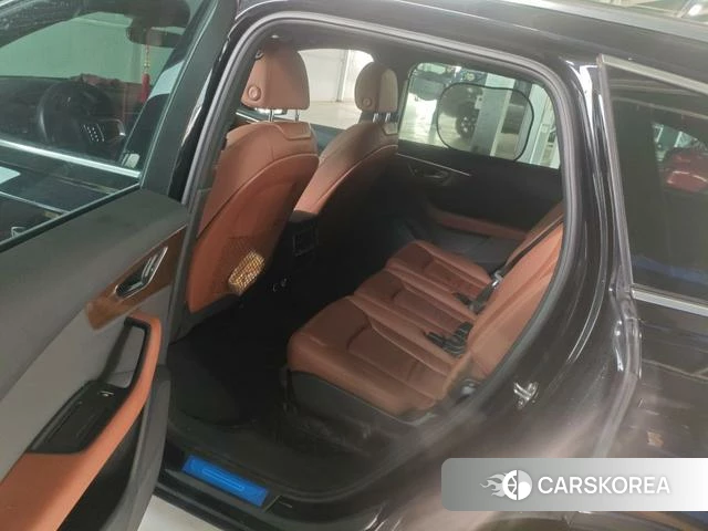 Audi Q7 2020 Черный из Китая
