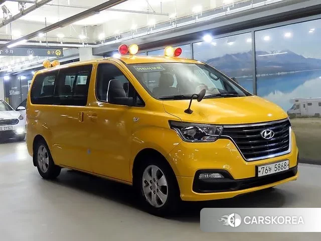 Hyundai The New Grand Starex 2019 Желтый из Кореи