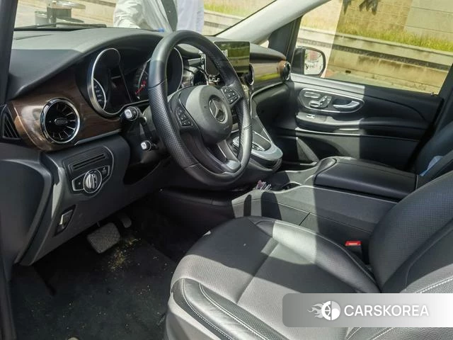 Mercedes-Benz V-class 2021 Черный из Китая