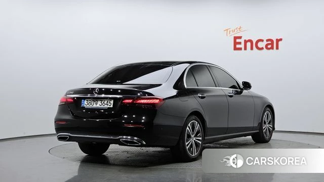 Mercedes-Benz E-Class W213 2021 Черный из Кореи